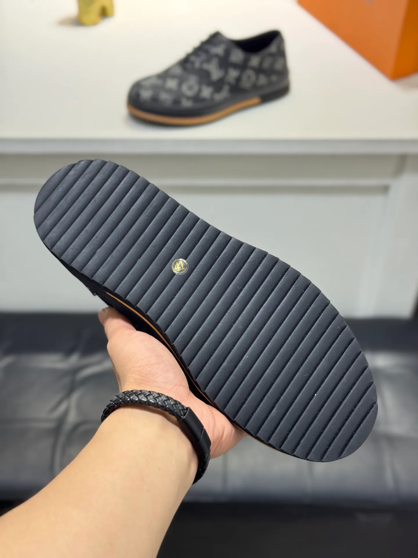 Men's shoes 💰400 [New style] 🌂🌂Top original order - Louis Vuitton®️ Trendy and fashionable yet low-key men's casual shoes, LV special fabric pattern on the upper, comfortable and breathable, sheepskin lining, original rubber outsole, 3 colors available ~ a must-have for sportsmen. Size: 38-44 (45 customized